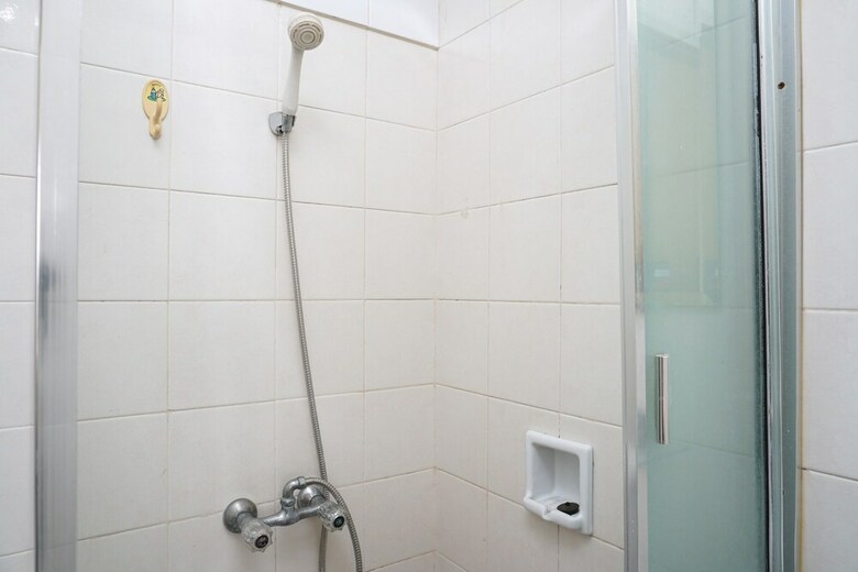 2br With Pool View At Beverly Tower Apartment