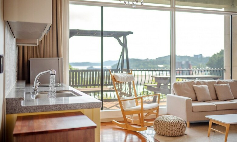 Hotel Goseong Hansan Marina Resort