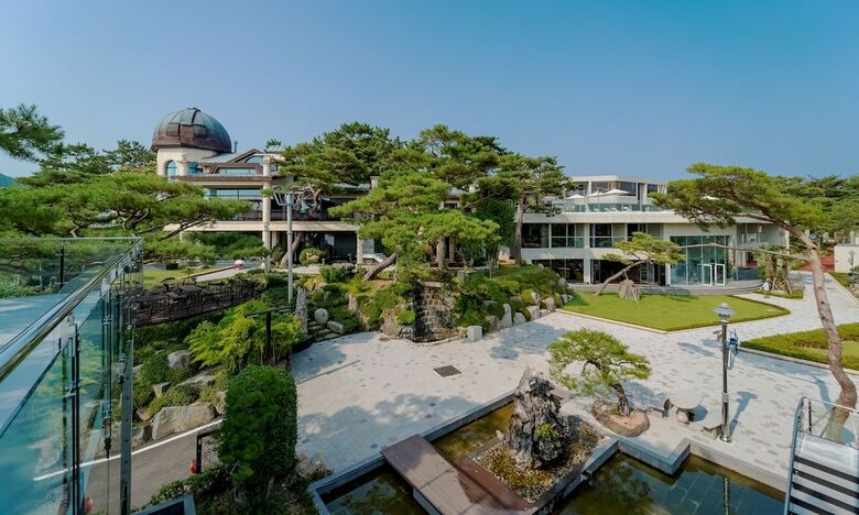 Hotel Goseong Hansan Marina Resort