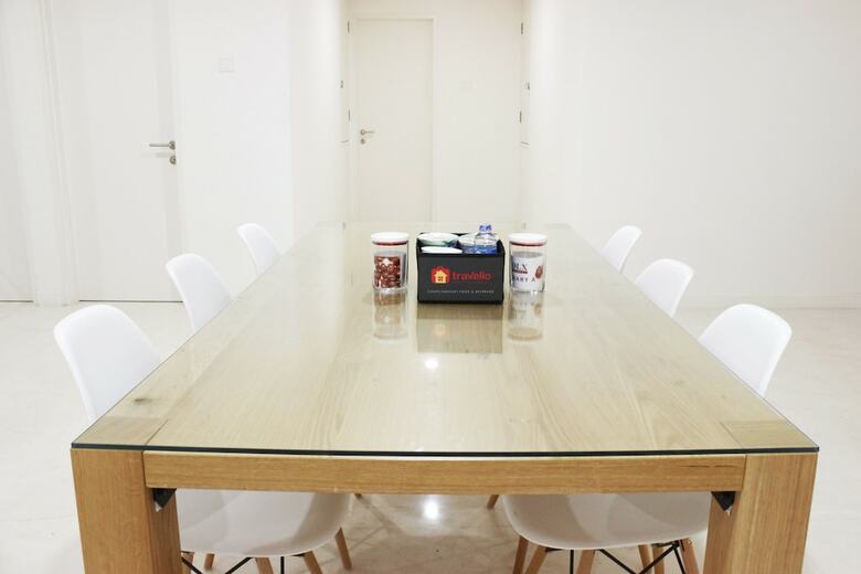 Homey 4br Apartment At Landmark Residence