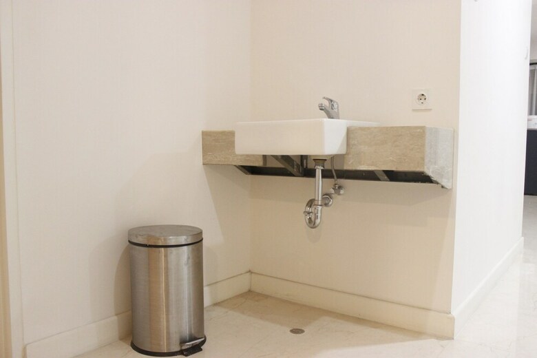 Homey 4br Apartment At Landmark Residence