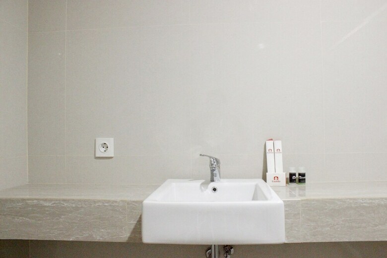 Homey 4br Apartment At Landmark Residence