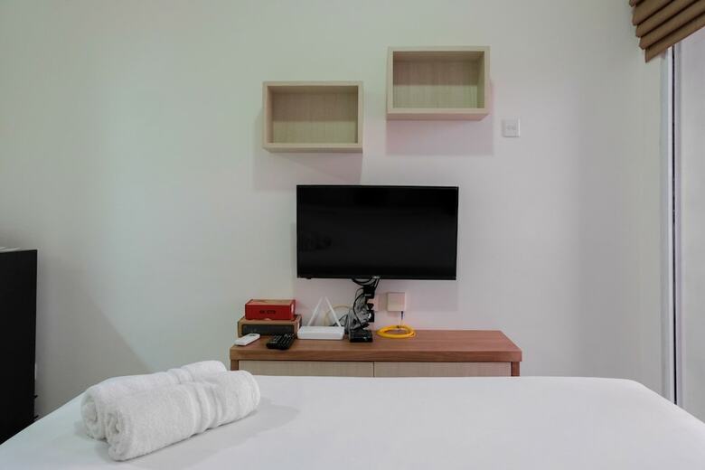 Minimalist Studio Akasa Pure Living Apartement