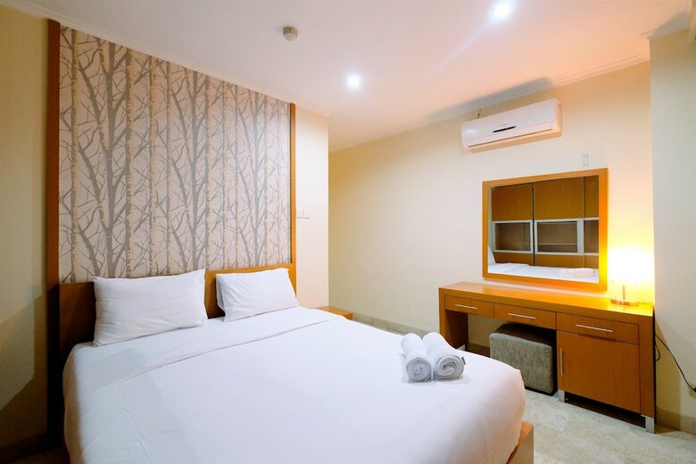 Modern Contemporer 2br Beverly Tower Apartment