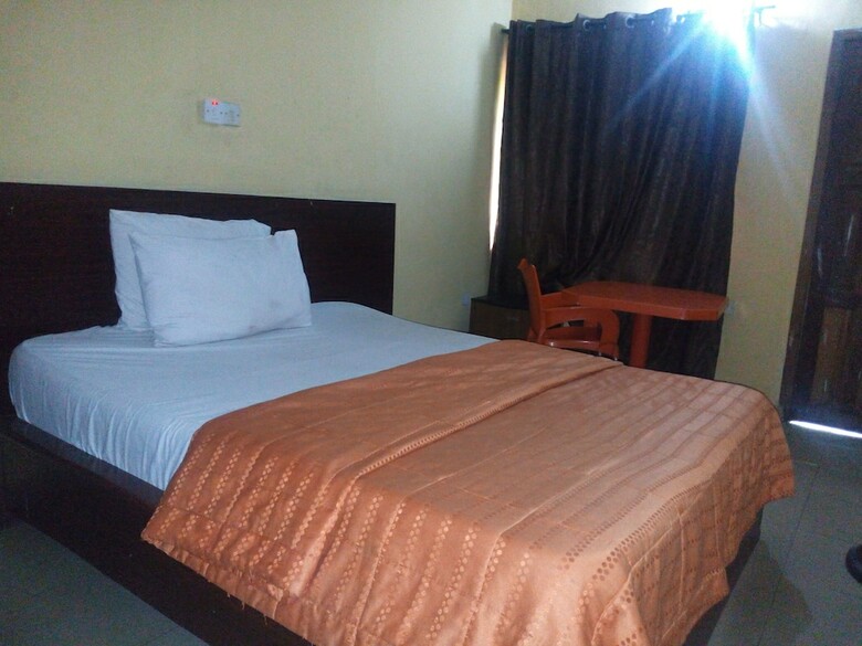 Offshoreroomz Hotel