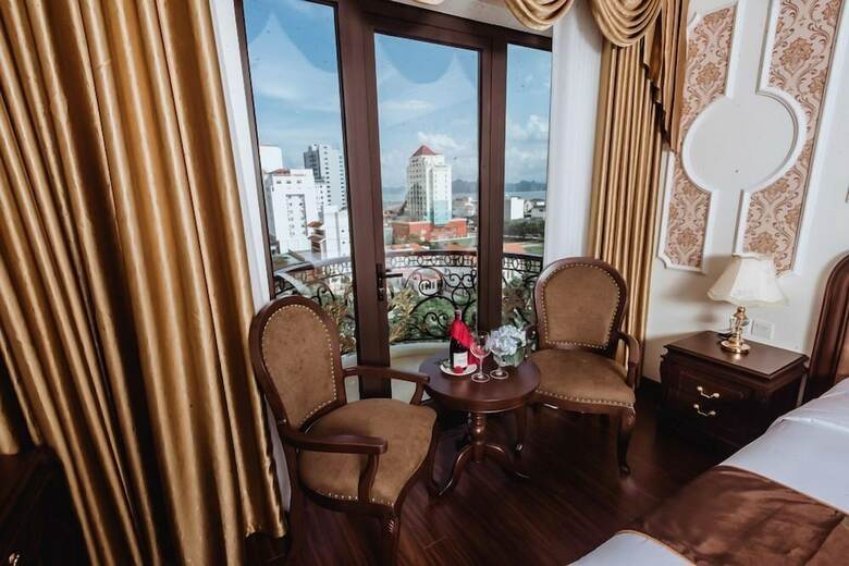 Dragon Legend Hotel