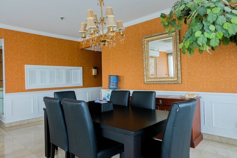 Spacious 2br Park Royale Apartment
