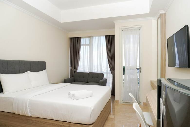 Trendy Studio At Menteng Park Apartment