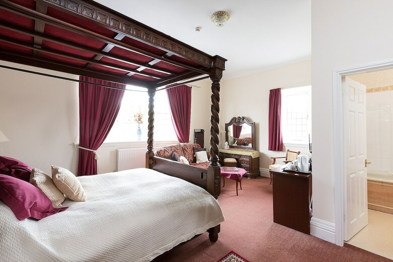 The Station Hotel