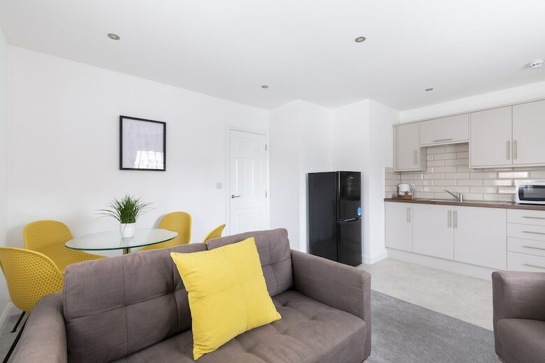 2 Bedroom Town Centre Apartment