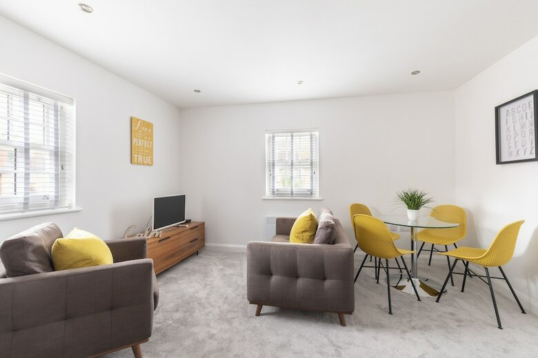 2 Bedroom Town Centre Apartment