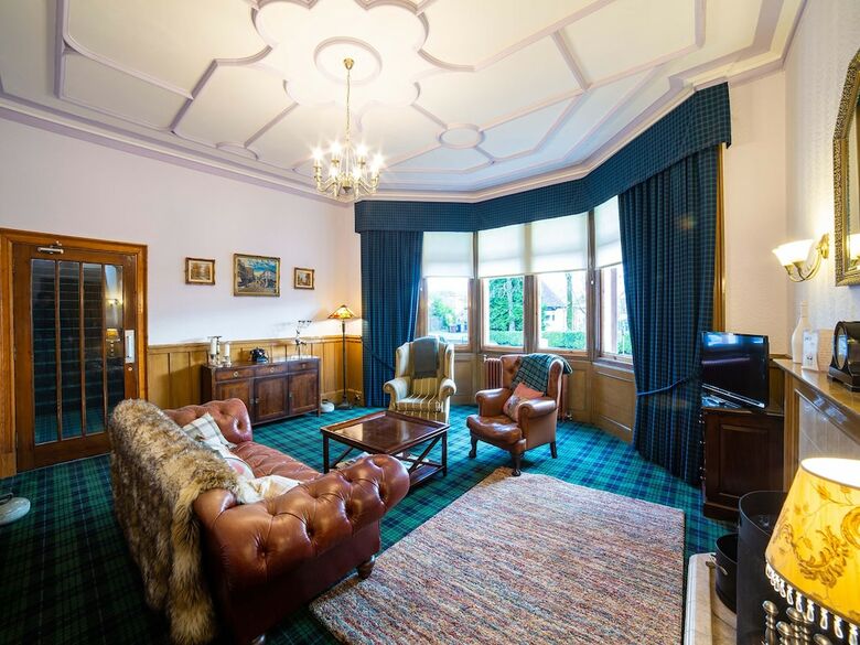 Douglas Hotel