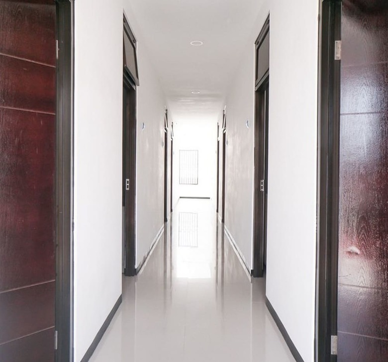 Hotel Reddoorz Plus @ Tlogomas