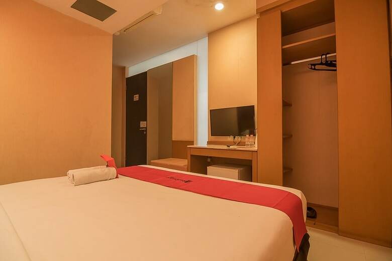 Hotel Reddoorz Plus @ Cipaganti Street 3