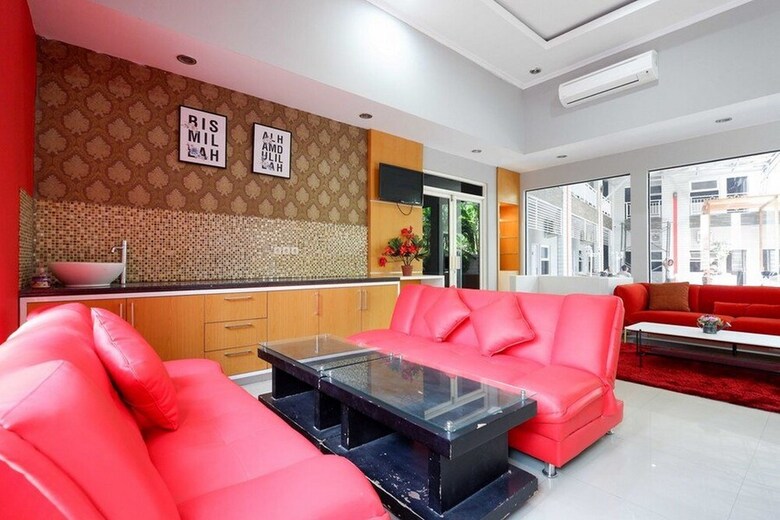 Hotel Reddoorz Near Solo Square 3