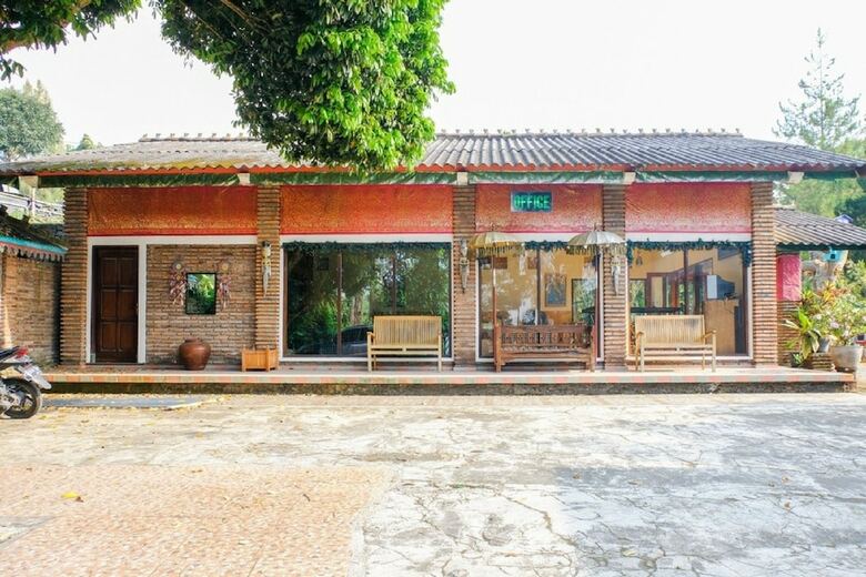 Hotel Reddoorz Near Stab Syailendra Kopeng