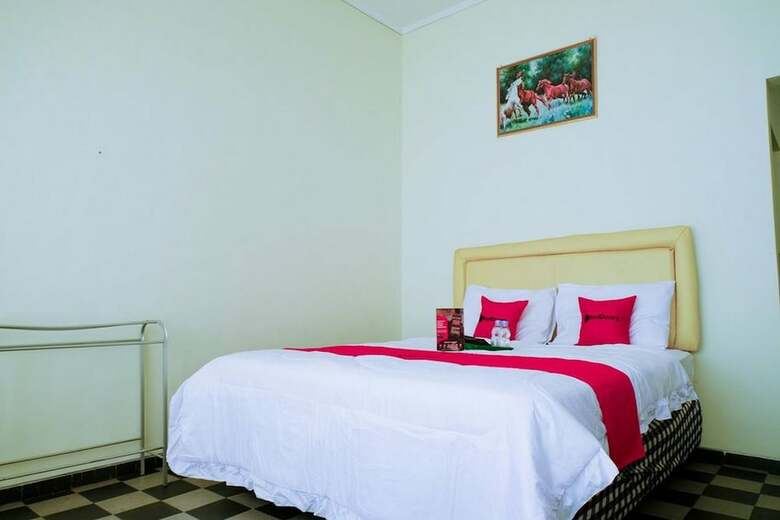 Hotel Reddoorz Near Stab Syailendra Kopeng