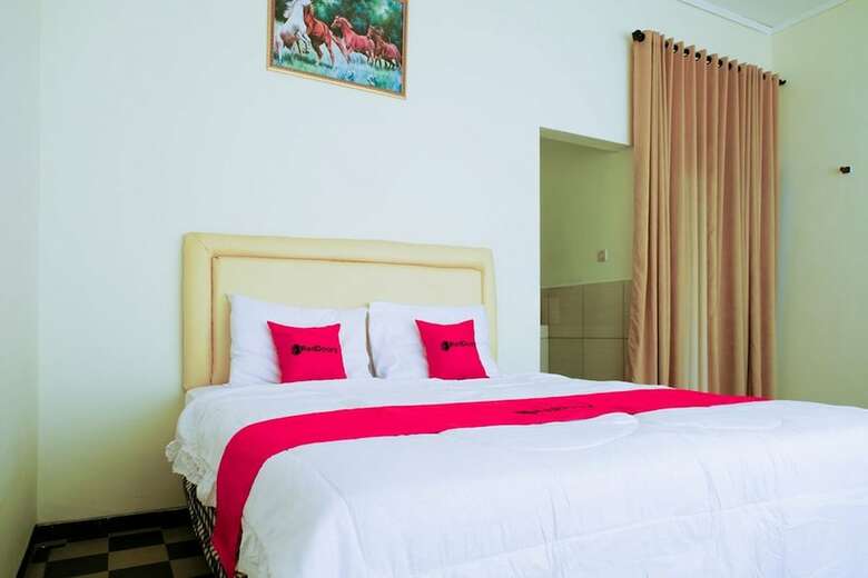 Hotel Reddoorz Near Stab Syailendra Kopeng
