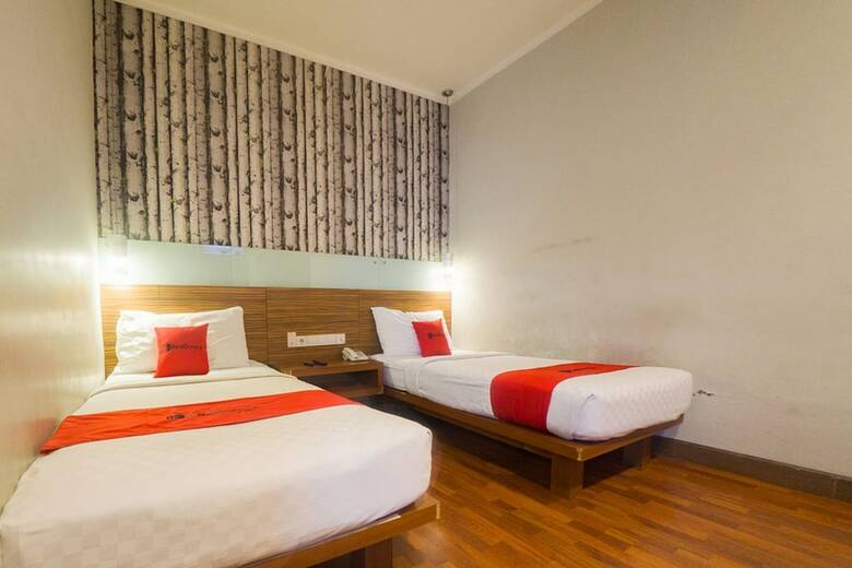 Hotel Reddoorz Plus @ Celaket