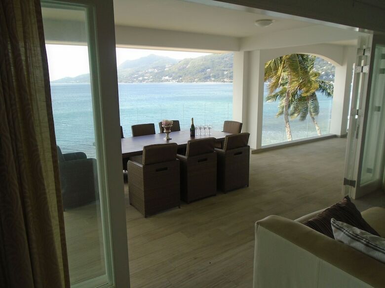 Apartamentos Vallonend Beach Front Villa