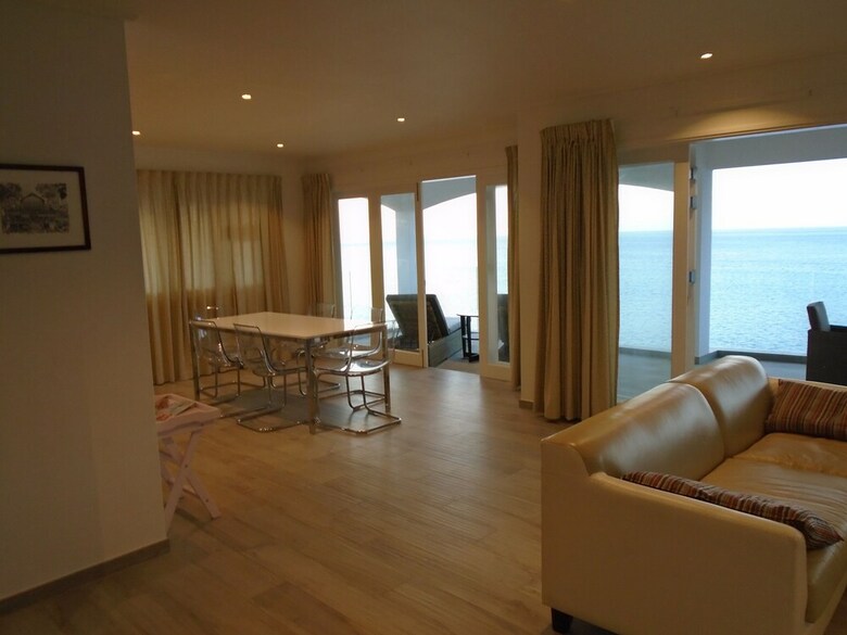 Apartamentos Vallonend Beach Front Villa