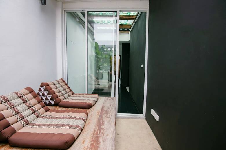 Hostal Oyo Chatel Hostel Bangkok