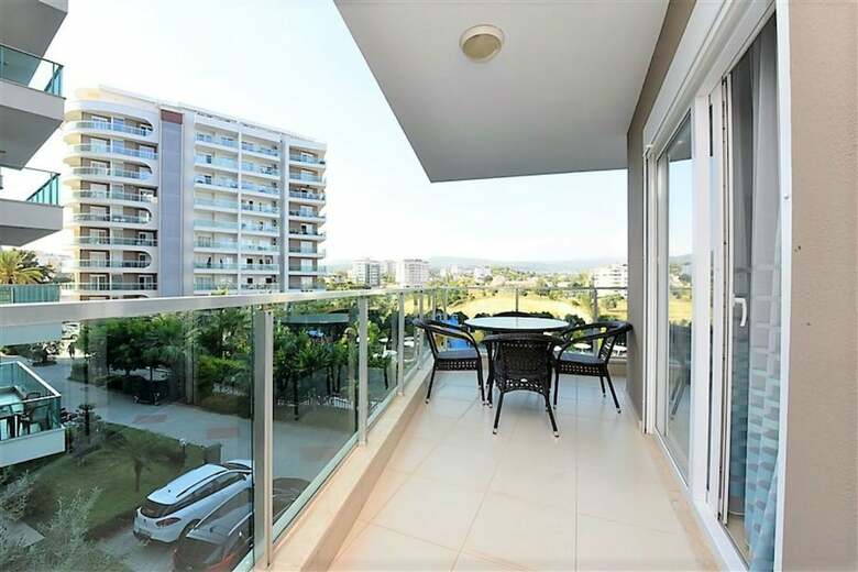 Apartamentos Crown City