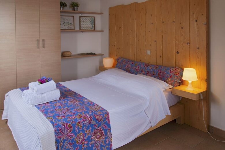 Apartamentos Kitries Cove