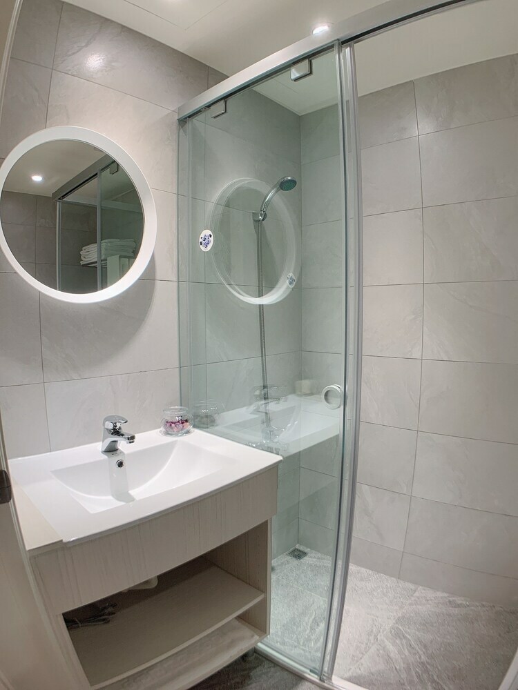 Hotel Shine Residence