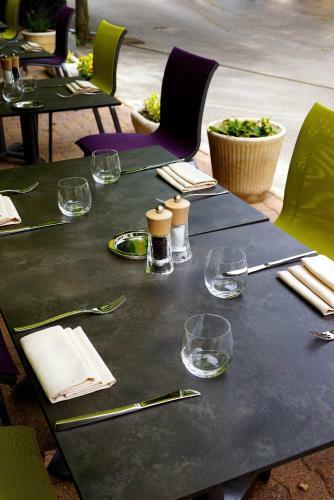 Hotel Logis Les Terrasses De Corton