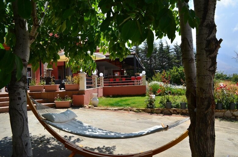 Bed & Breakfast Alpine Hotel Cedars