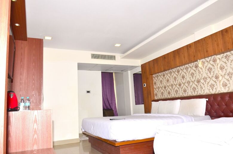 Hotel Adya Classic