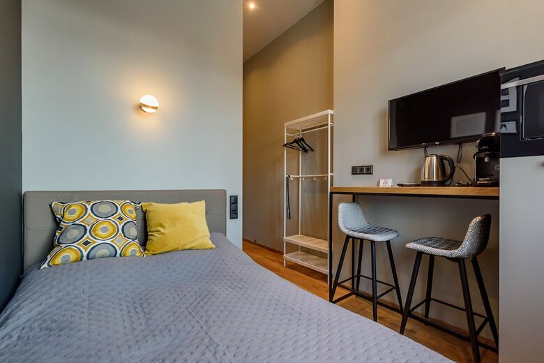 Apart104 Center