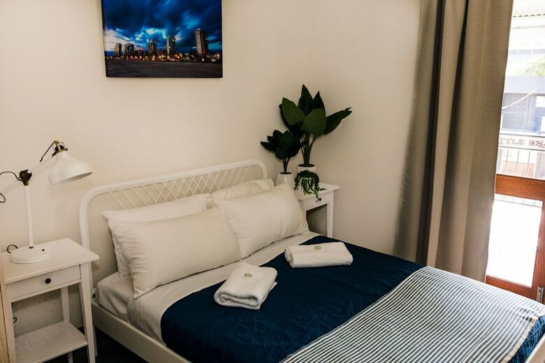 Hostal Coolangatta Sands Hotel