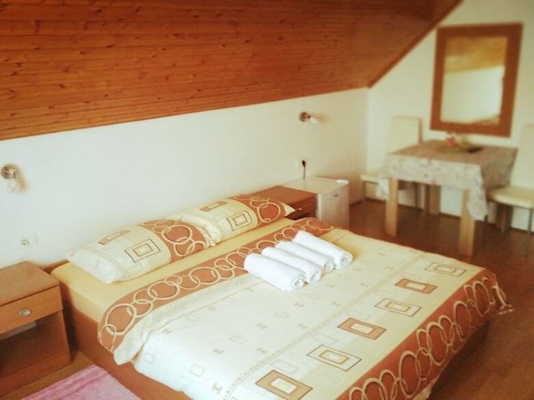 Hotel Guest House First Stop