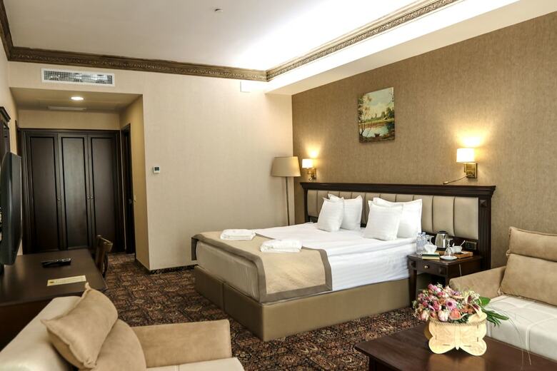 Konyak Hotel