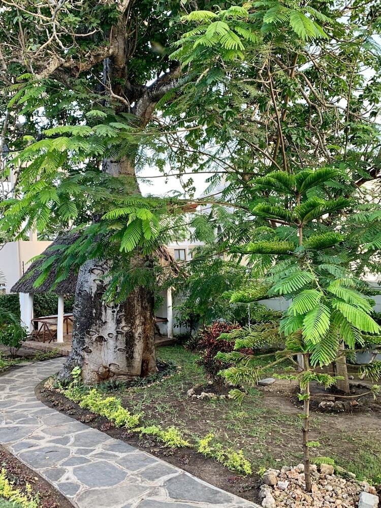 Hotel Seaclusion Diani