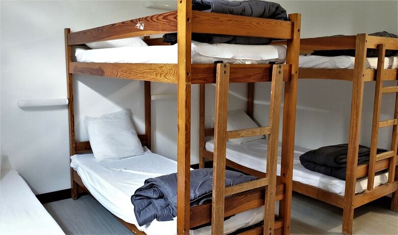 Hostal Hostel Les Terrasses Du Roc