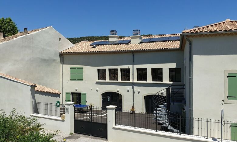 Hostal Hostel Les Terrasses Du Roc