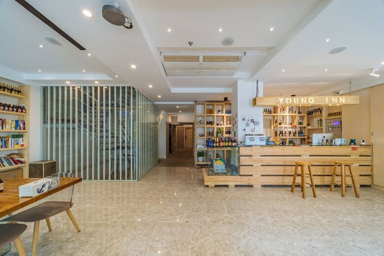 Hotel Young Inn
