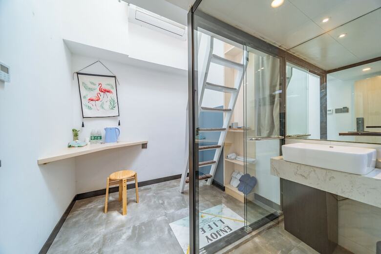 Hotel Young Inn