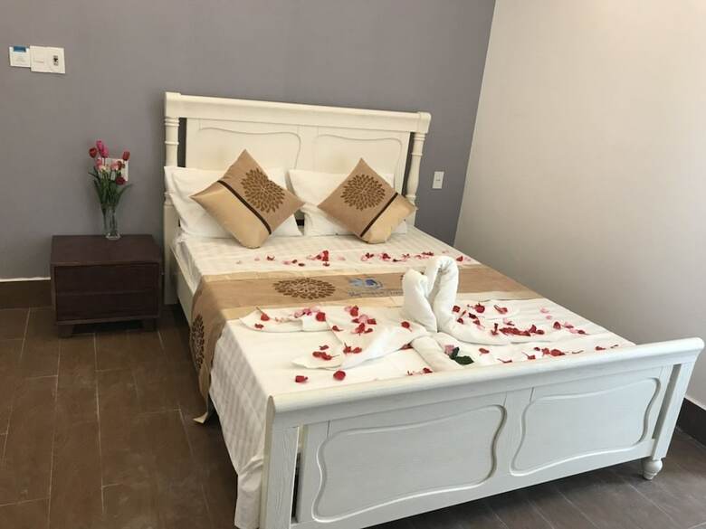 Romance Hotel