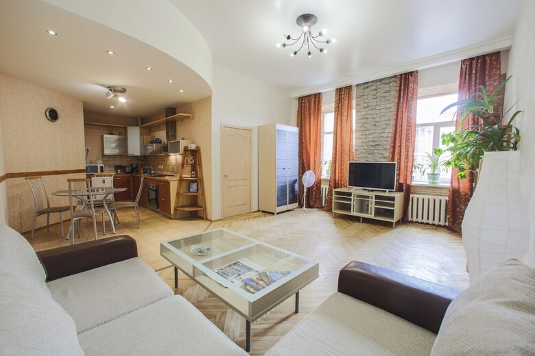 Apartment On Marata 35