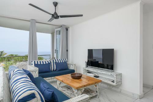 Apartamentos Chakas Cove