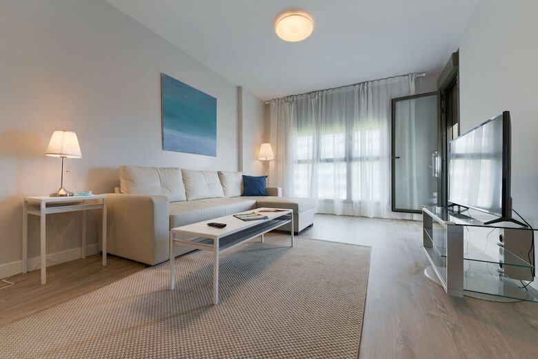 Apartamentos Holidays2 Malaga Ciza�a