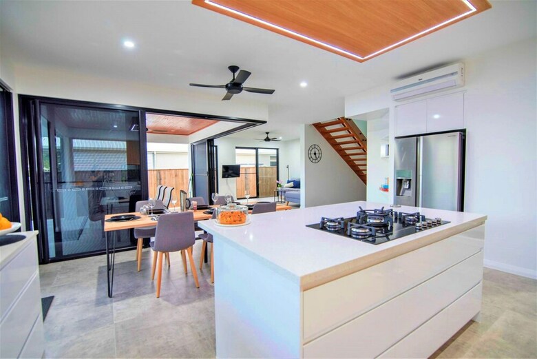 Isle Be Back Waterfront Luxury With Pool
