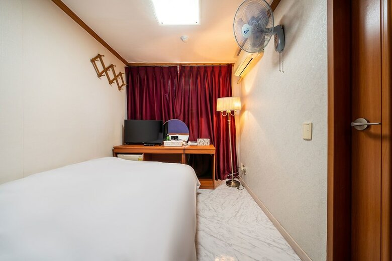 Hotel Dragon Stay