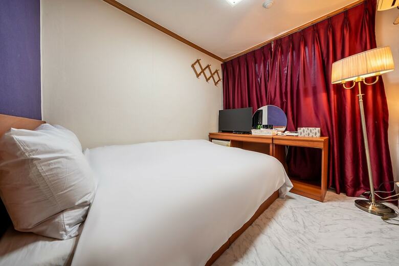 Hotel Dragon Stay