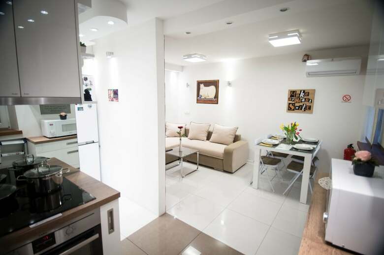 Apartamentos First Floor Flat - Adults Only