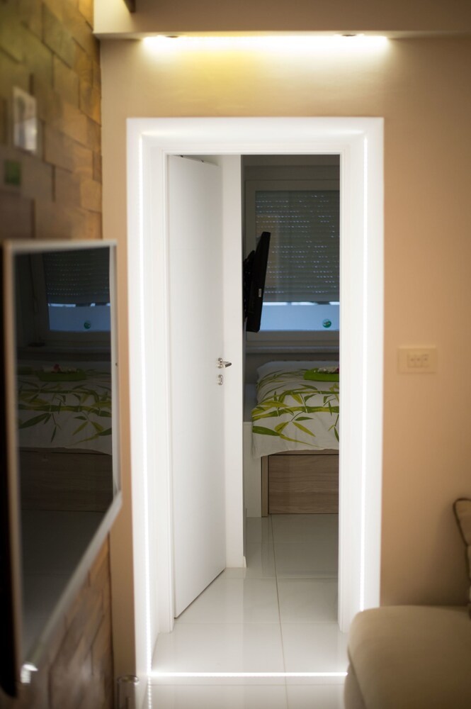 Apartamentos First Floor Flat - Adults Only